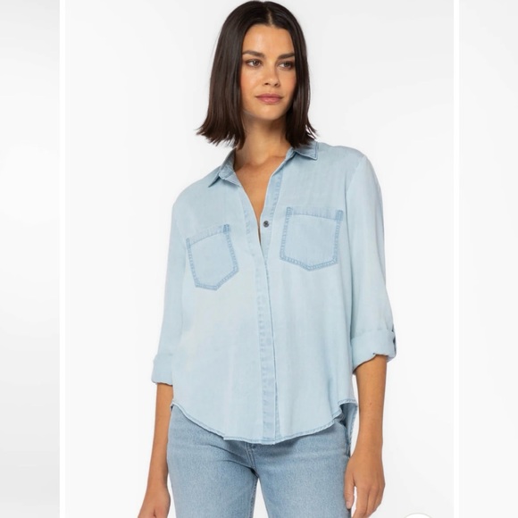 Velvet Heart Tops - ⚫️ Velvet Heart Chambray Button Down Tuxedo Style